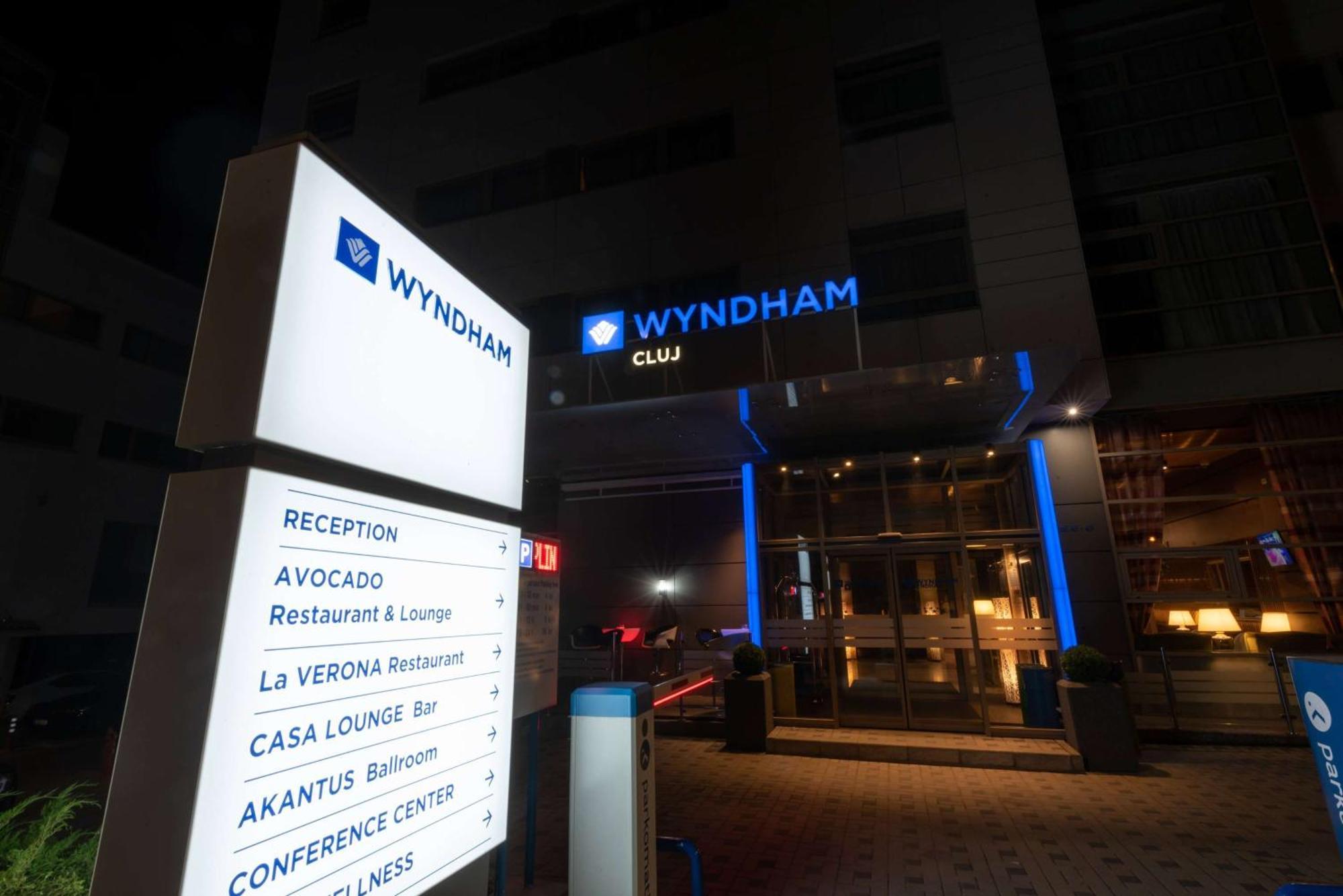 Wyndham Cluj Hotel Exterior foto